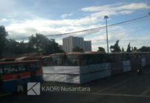 Menikmati Sore Hari Bersama Bus Calon Pengganti Armada Metro Mini