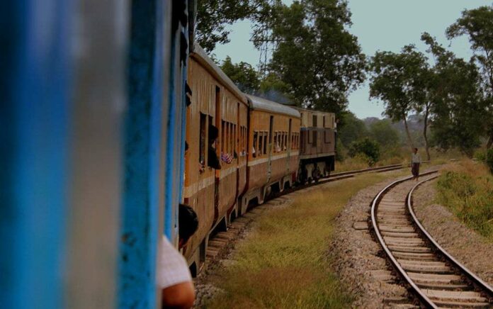 Jalur Kereta Di Myanmar