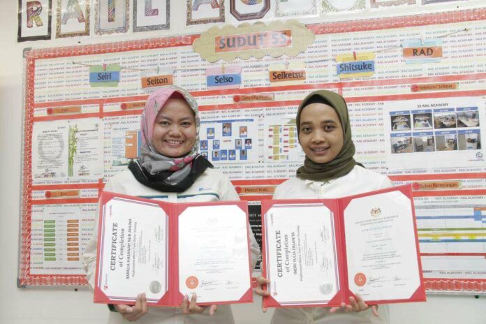 dua masinis wanita MRT Jakarta