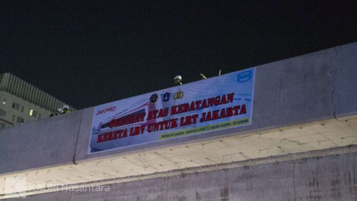 Spanduk LRT Jakarta