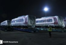 Rangkaian LRT Jakarta di terminal kendaraan internasional pelabuhan Tanjung Priok (KAORI Nusantara / Farouq Adhari)