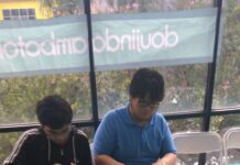 Intip Keseruan di Pembukaan Toko Doujin Dalam Botol