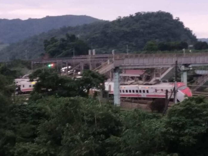 puyama-express-derailment-0003