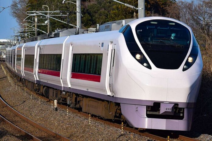 1083px-E657系カツK15編成