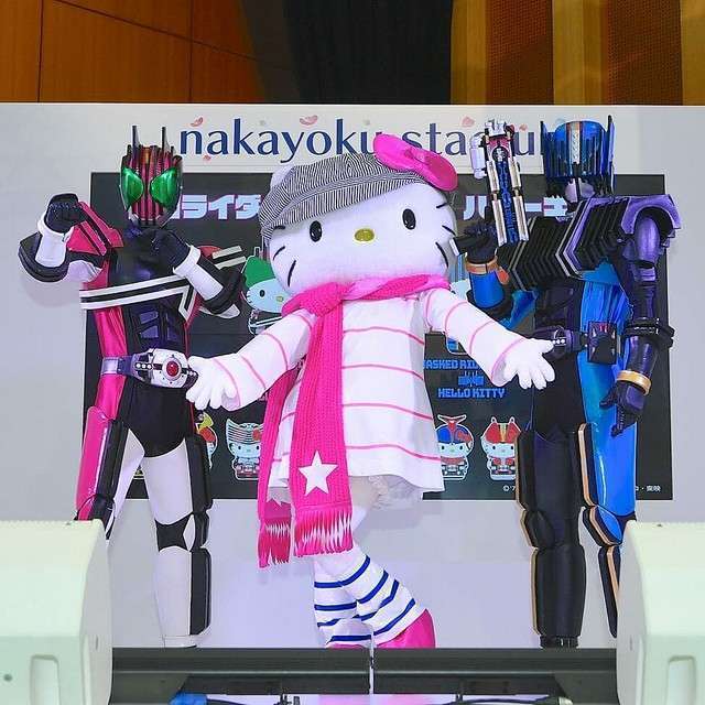 kamen rider x hello kitty kamen rider