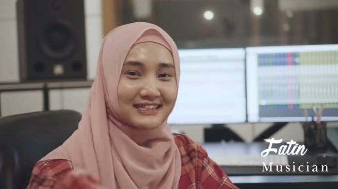 Fatin Shidqia Lubis pelangi dan hujan