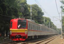 KRL Commuterline (Kaori Nusantara)