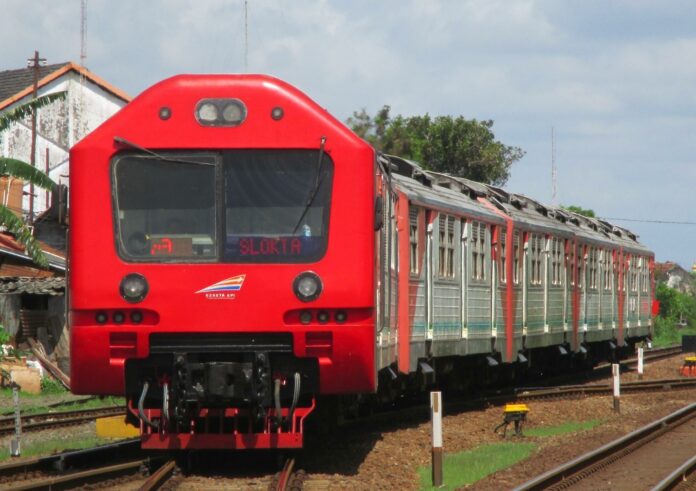 KCI Kelola dan Operasikan KA Lokal Merak dan Prameks
