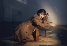 eill Membuktikan Kemungkinannya Yang Tak Terbatas di Cover Lagu ‘PLASTIC LOVE’ plastic love