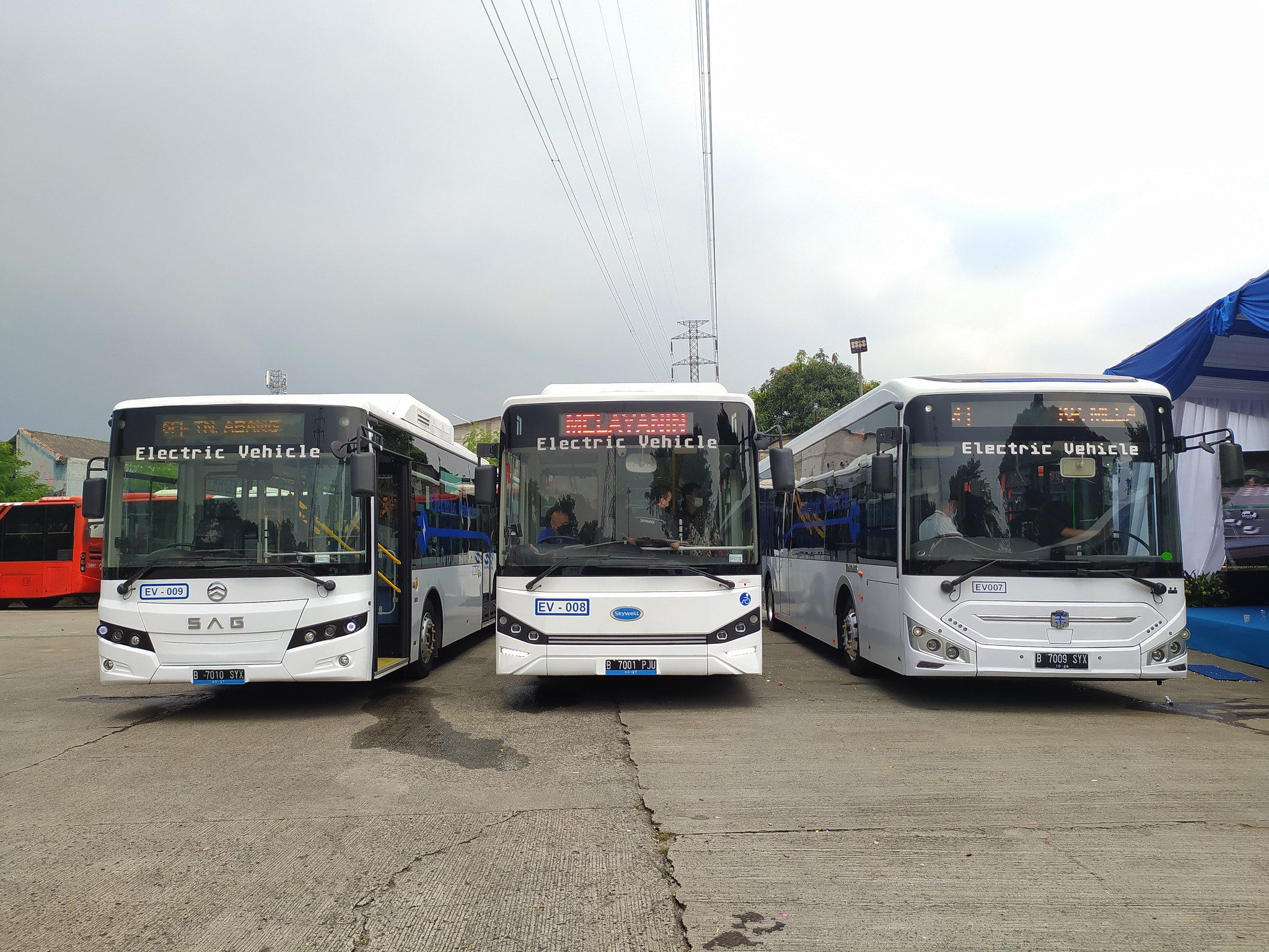 transjakarta listrik