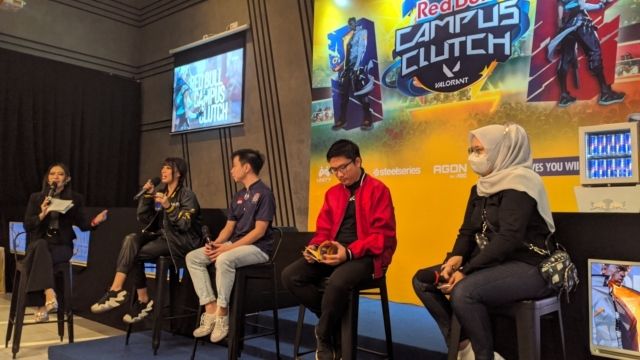 Red Bull Campus Clutch