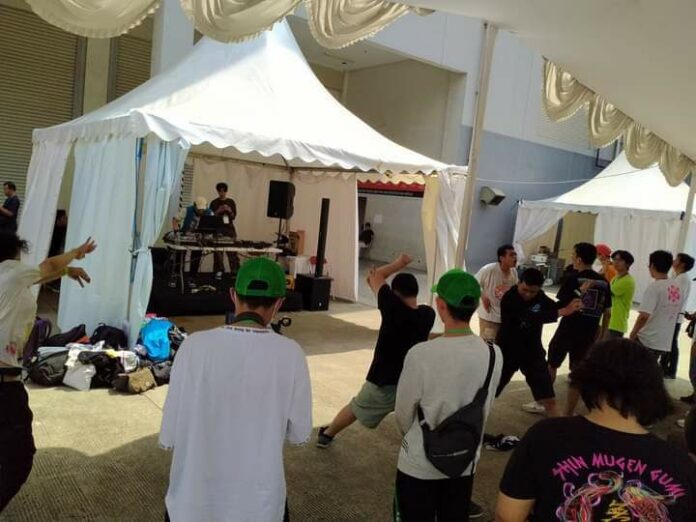 Comifuro-16-Ministage 2