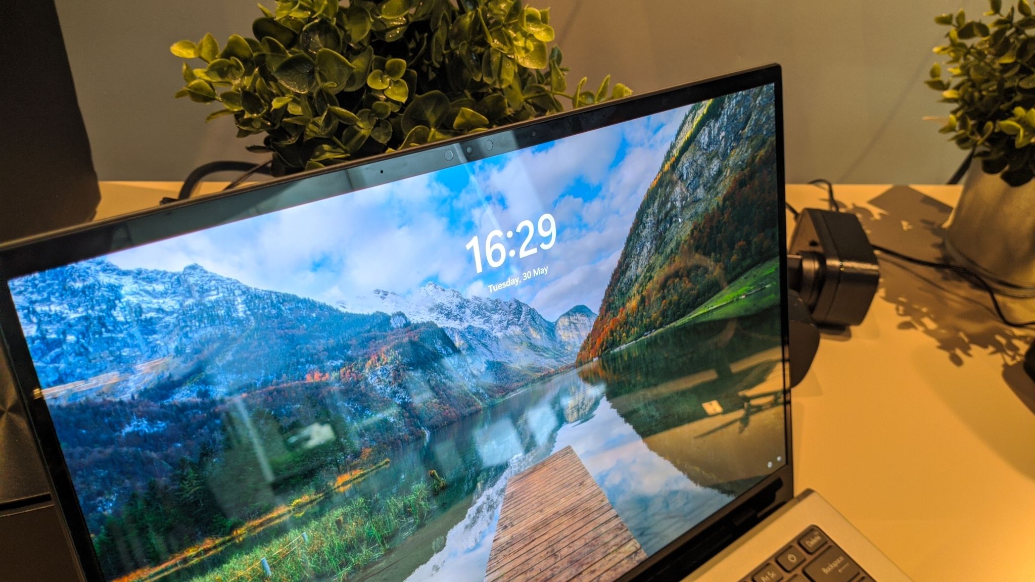 ASUS Zenbook S 13 OLED