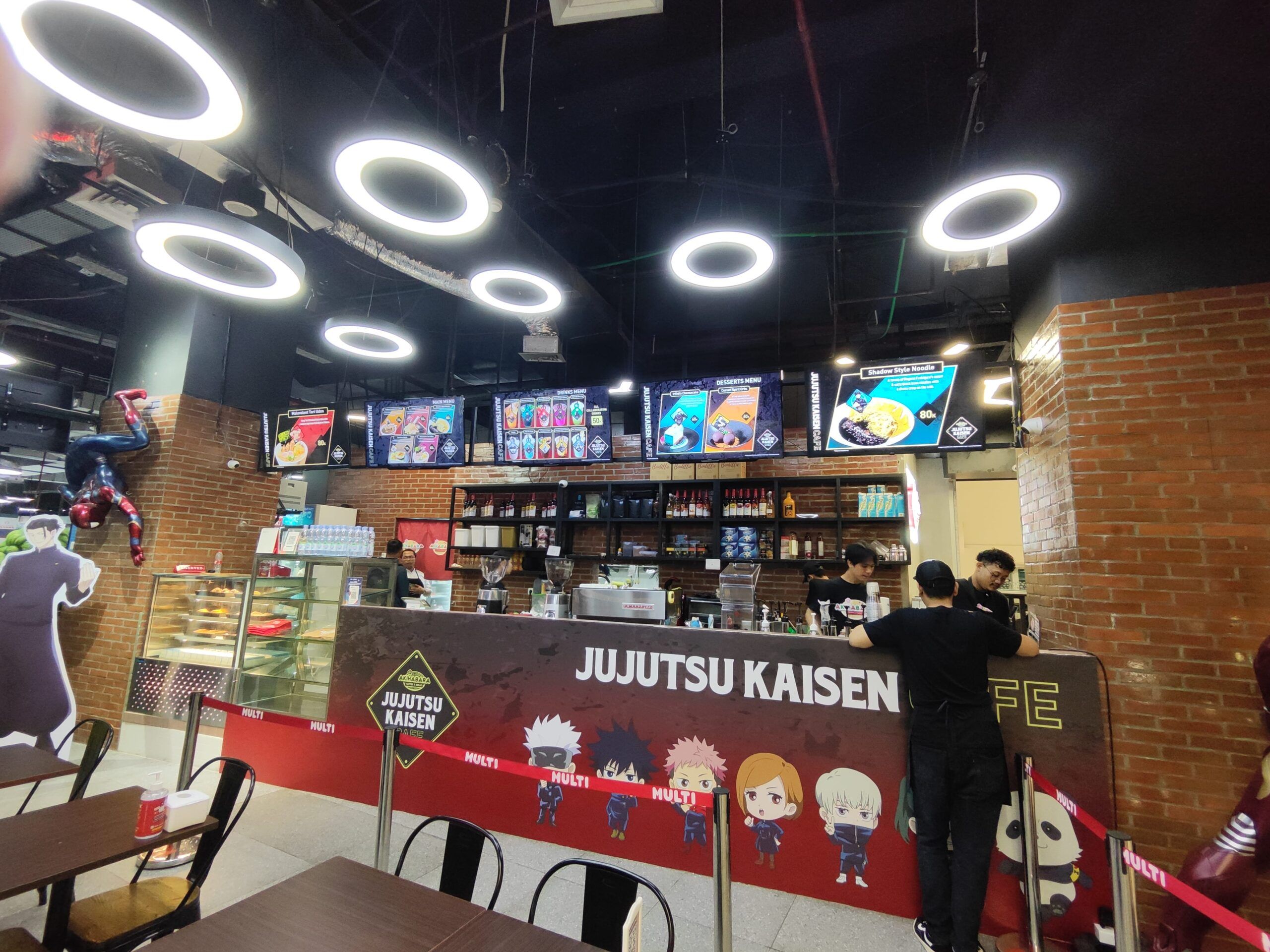 Bar Dari kafe tersebut