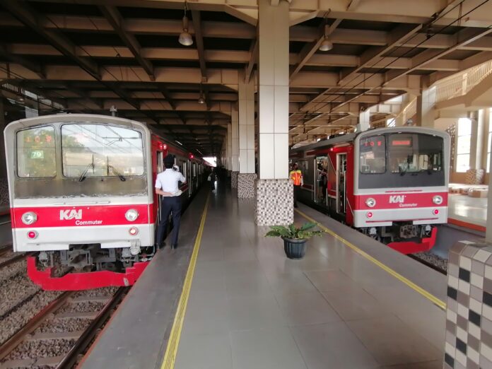 KRL seri JR 205