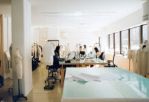 Koleksi Terbaru Uniqlo U Spring/Summer 2024 Hadirkan Palet Warna Futuristik dan Desain Genderless Uniqlo U Spring/Summer 2024