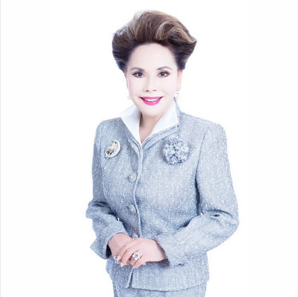 Dewi Soekarno Amitie Japan