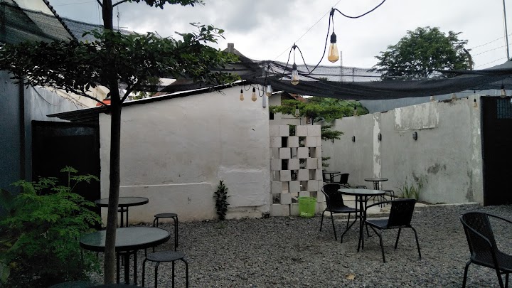 Suasana di Waroenk Ramen