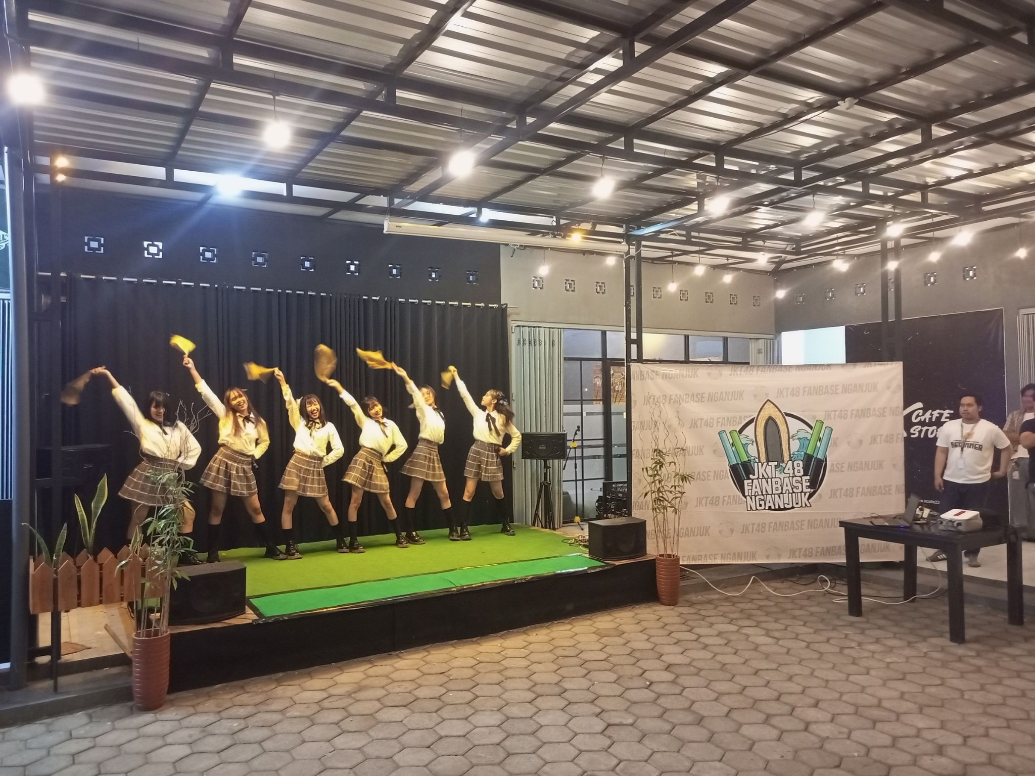 20241024_073743_0000