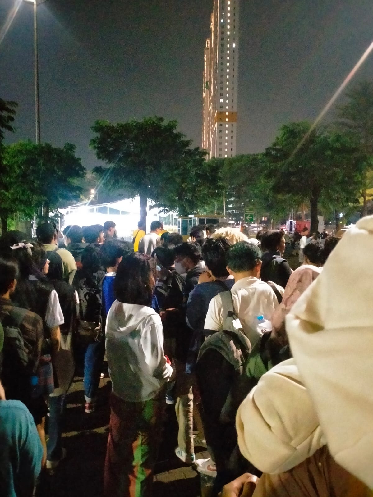 Lagi-lagi antrian panjang