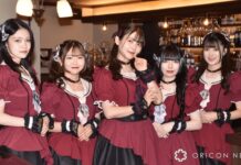 Sumire Uesaka Buka Maid Cafe Bertema Vampir