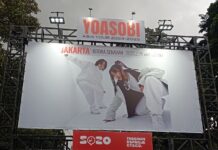 Kami Nonton Langsung Konser YOASOBI Asia Tour 2025 di Jakarta, Pecah!