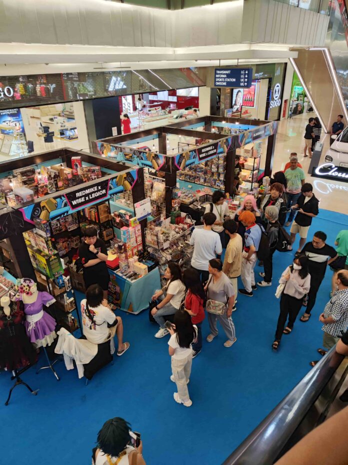 Kegiatan di acara Pluit Emporium (2)