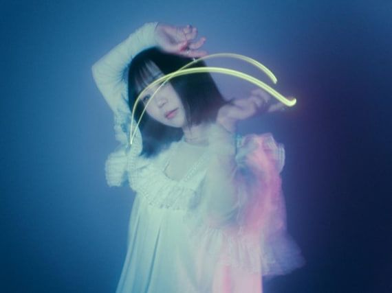 Kowloon Generic Romance Mekakushe