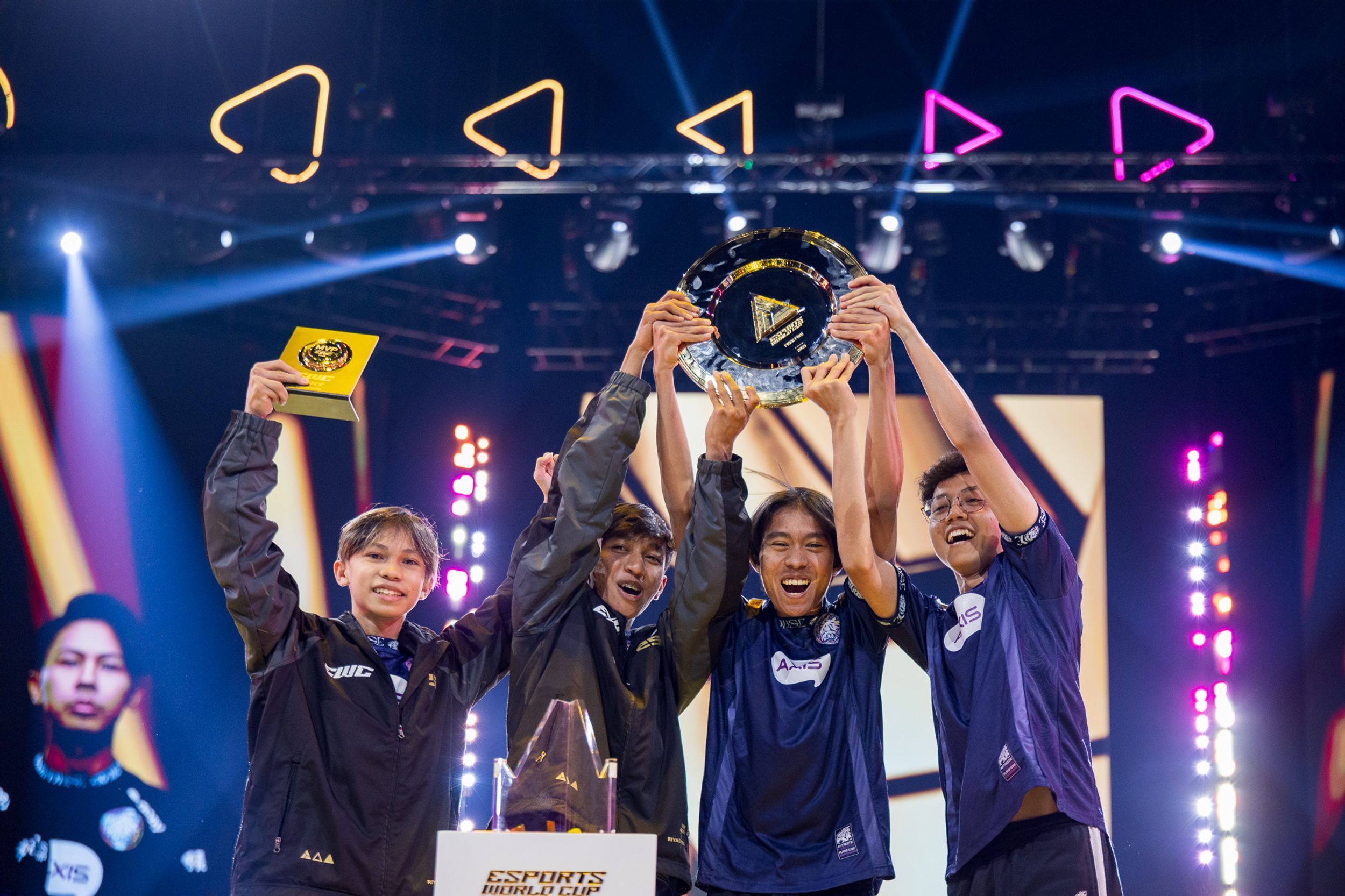 ewc-2025-free-fire-evos-esports-champion evos esports free fire ewc 2025