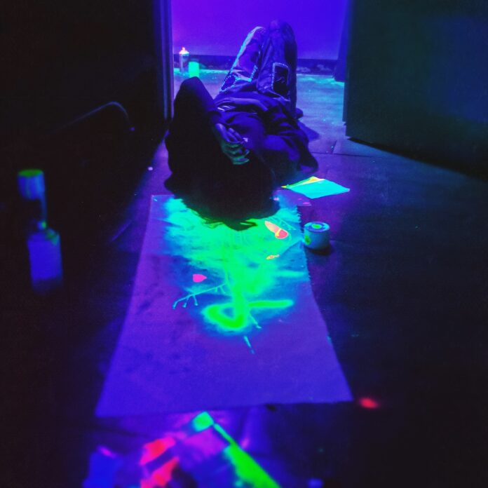 Crystagella Kembali Lewat ЯOT.mдпticizм