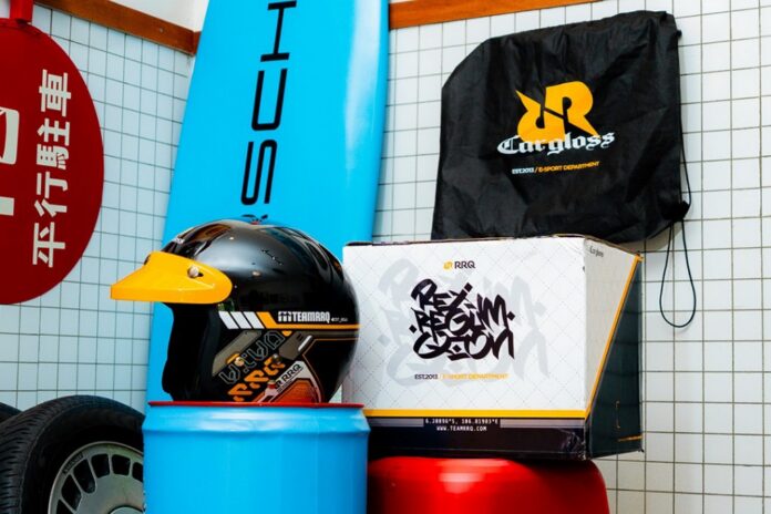 RRQxCarglossHelmet_banner Cover Helm RRQ x Cargloss